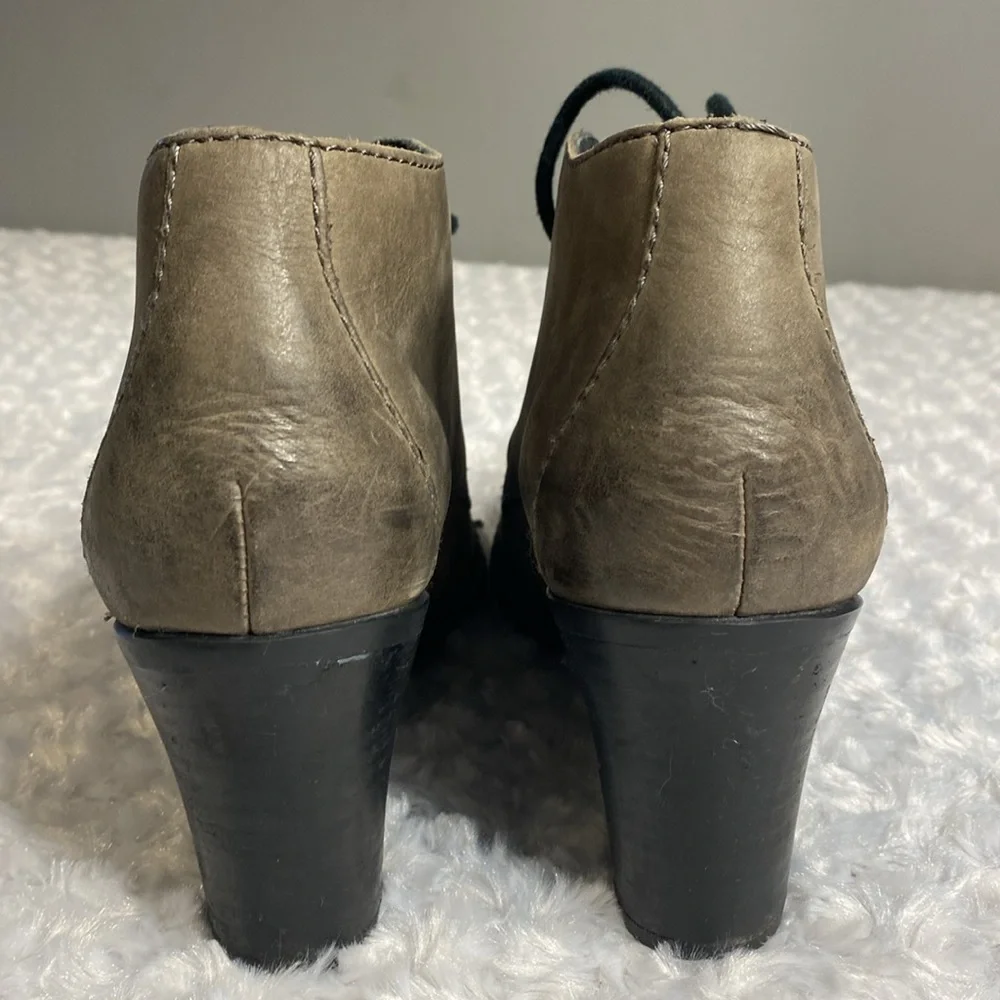 Born ankle leather booties size 8 tie slight heel beautifully distressed!! - Picture 5 of 12